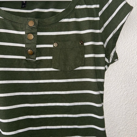 Splash Green and White Striped Top - Picture 3 of 4